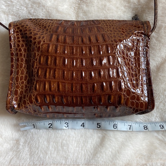 🌟5/$15 or FREE! VINTAGE faux leather crocodile embossed brown crossbody bag - Picture 9 of 10